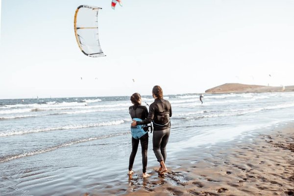 Où s'initier au kitesurf dans les lagons de Nouvelle-Calédonie ?